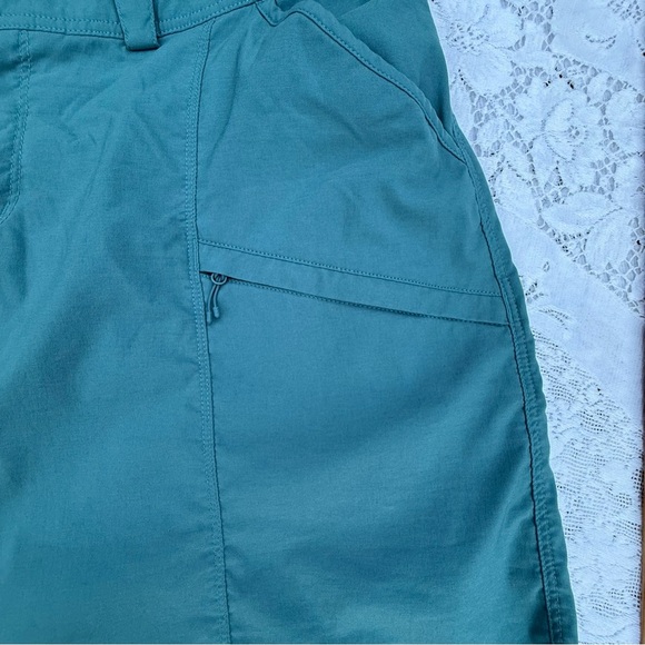 Duluth Trading Co. Teal Casual Skort. Front and back Pockets size 16W - Picture 2 of 12